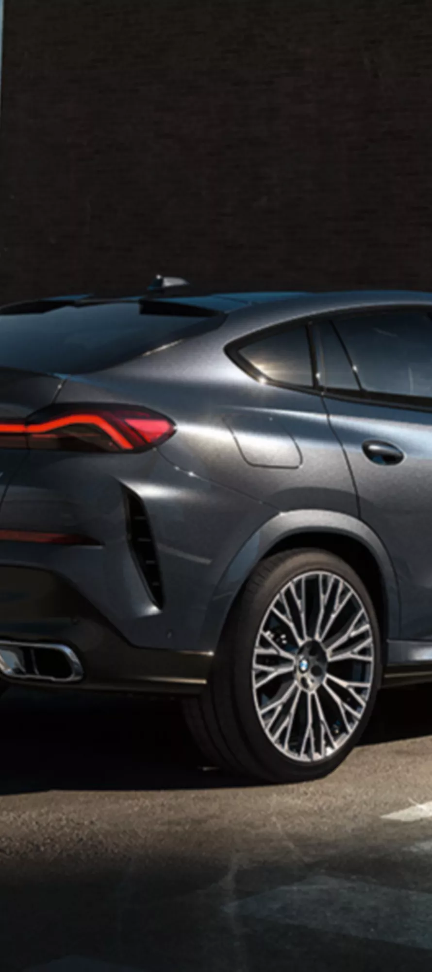 Rendering of the back of the BMW X6 with the M sport exhaust system