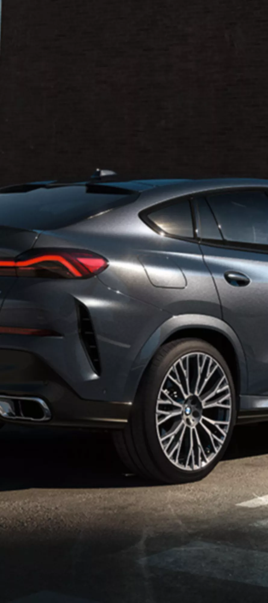 配備M運動化排氣系統的BMW X6