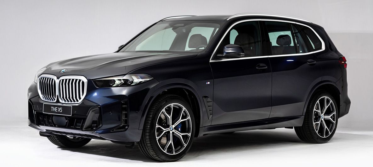 承襲BMW X家族一脈相承的設計語彙，全新BMW X5與X6，前者展現充滿力量與粗獷的霸氣姿態，後者則展演美型與剽悍兼具的率性風情