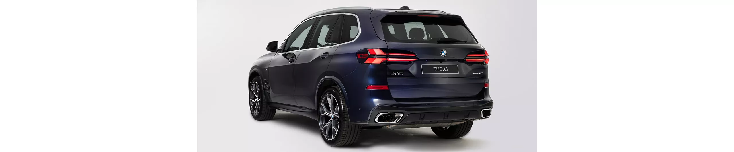 BMW X5車尾採用全新造型LED尾燈組
