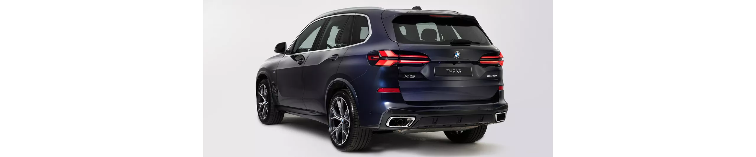 BMW X5車尾採用全新造型LED尾燈組
