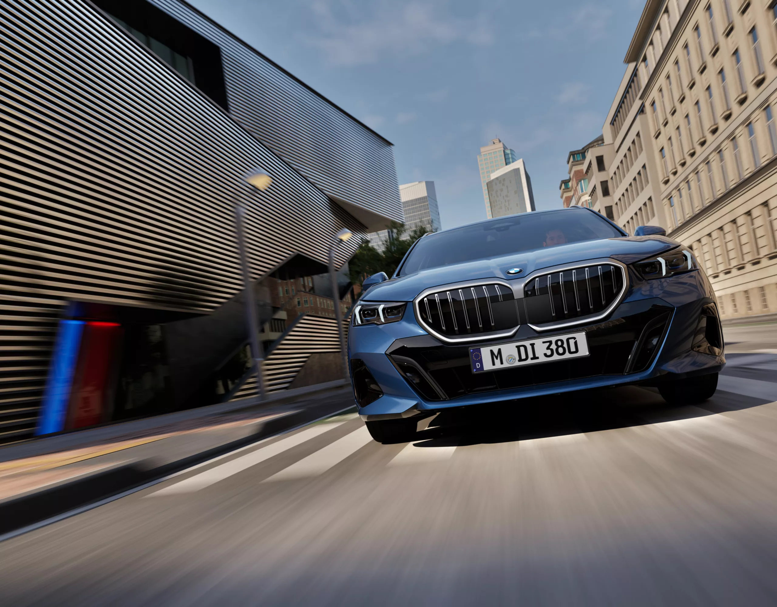 全新世代BMW 5系列Touring（G61），BMW飾光水箱護罩