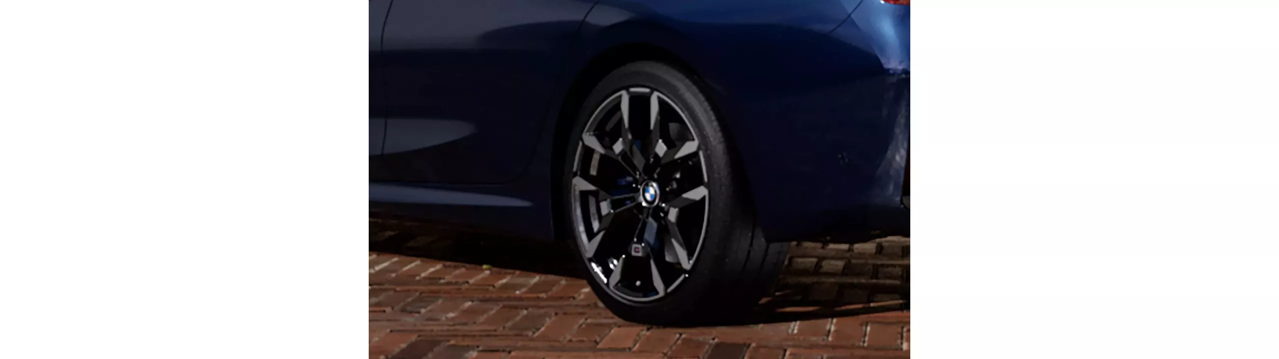 全新BMW 3系列Touring，19吋M雙輻式995 M輕合金鋁圈