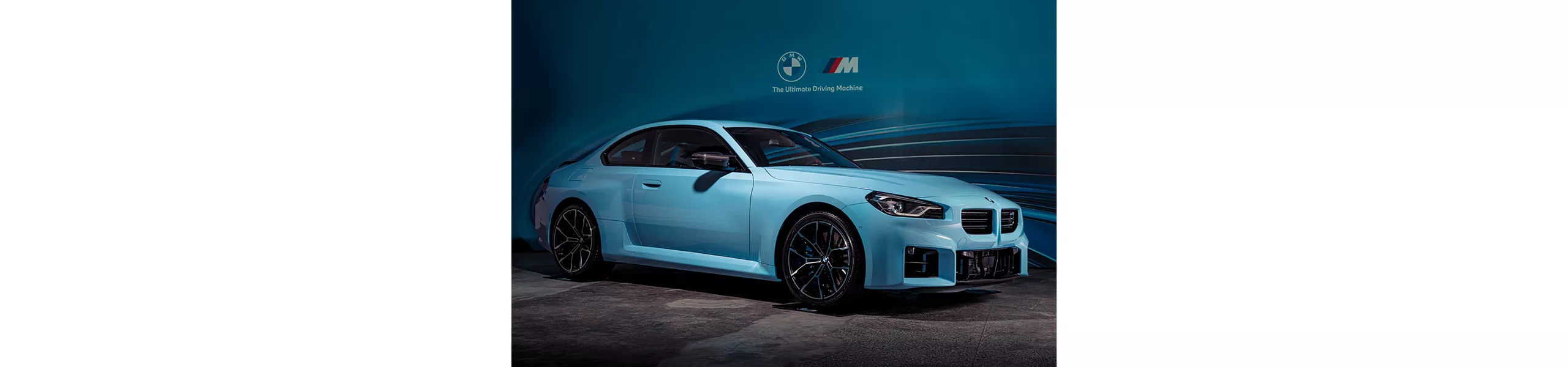 BMW M2 Edition 10 Jahre Taiwan搭載極具競技語彙的M Performance碳纖維後視鏡外蓋、鴨尾型碳纖維擾流尾翼以及碳纖維油箱飾蓋，為充滿張狂肌肉線條的車格增添更多狂放不羈的賽道精神