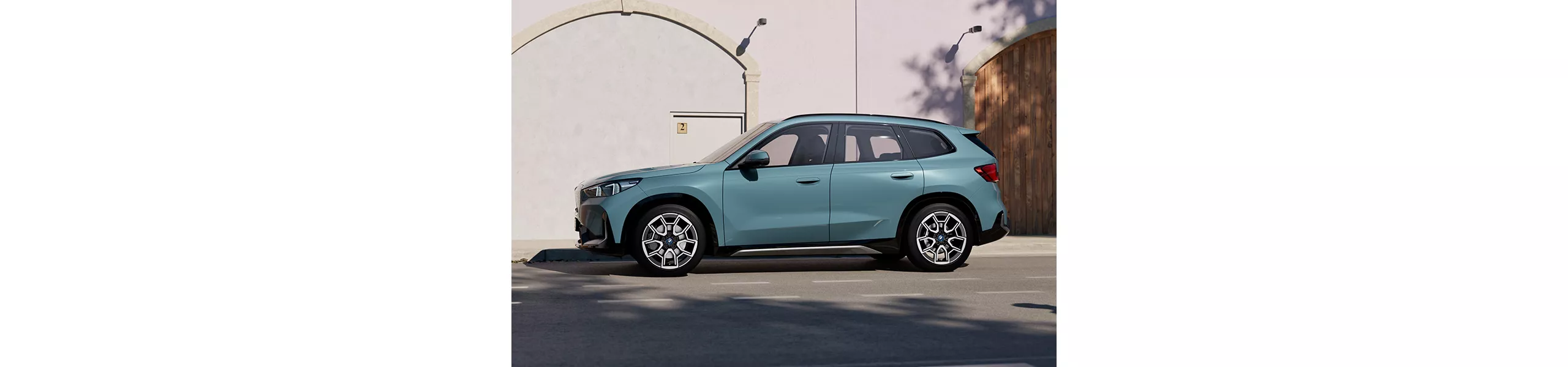 全新年式BMW iX1純電運動休旅