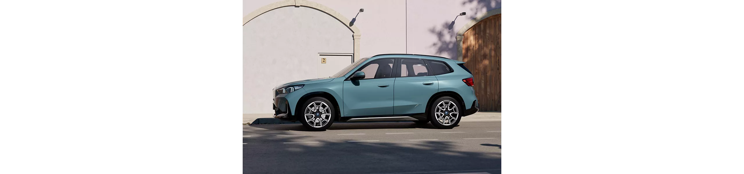 全新年式BMW iX1純電運動休旅