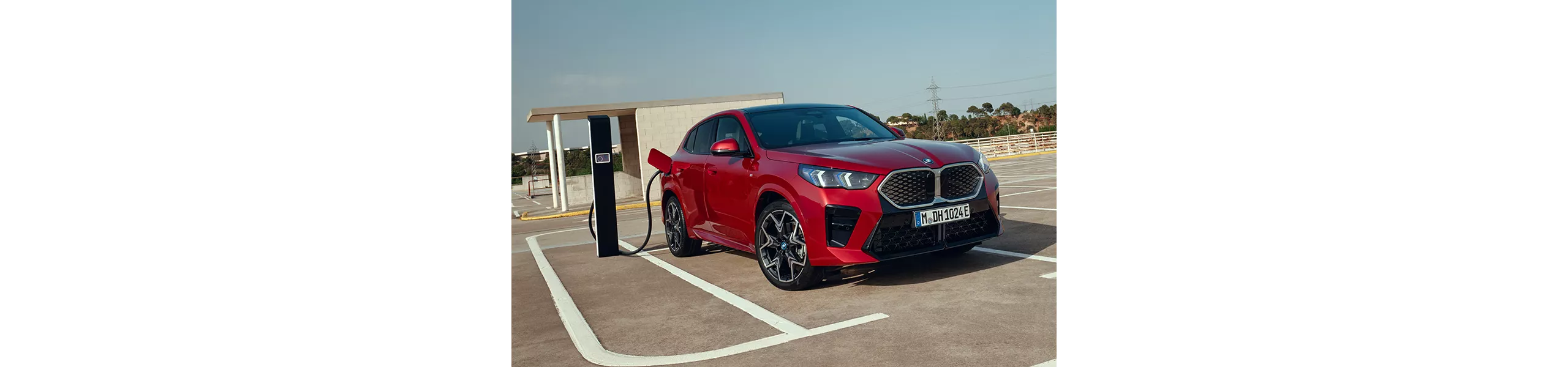 全新年式BMW iX2純電運動跑旅