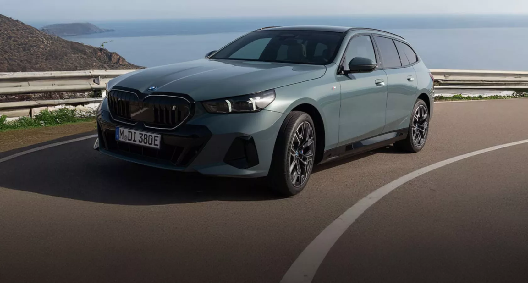 Imagine cu modelul BMW i5