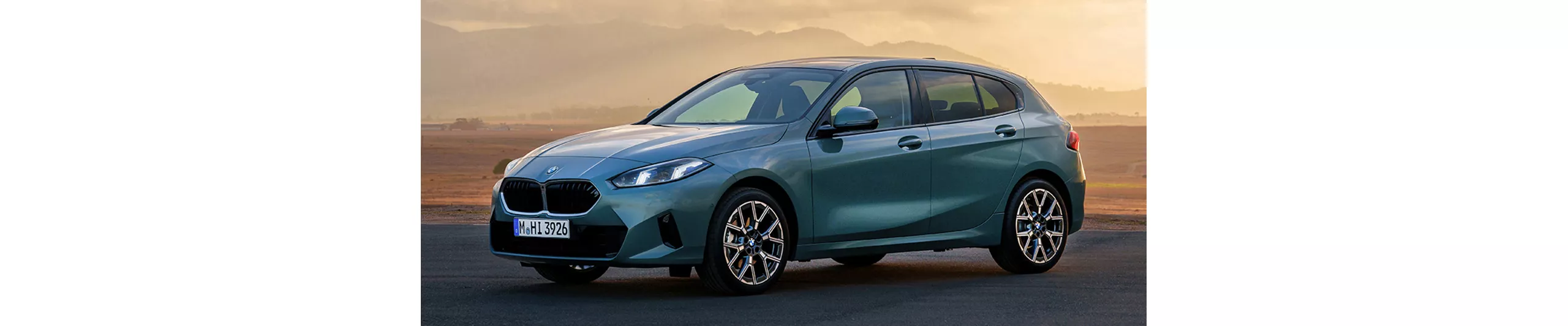 全新世代BMW 1系列憑藉動感姿態、前瞻科技與俐落操控性，完美詮釋都會移動的潮流風範
