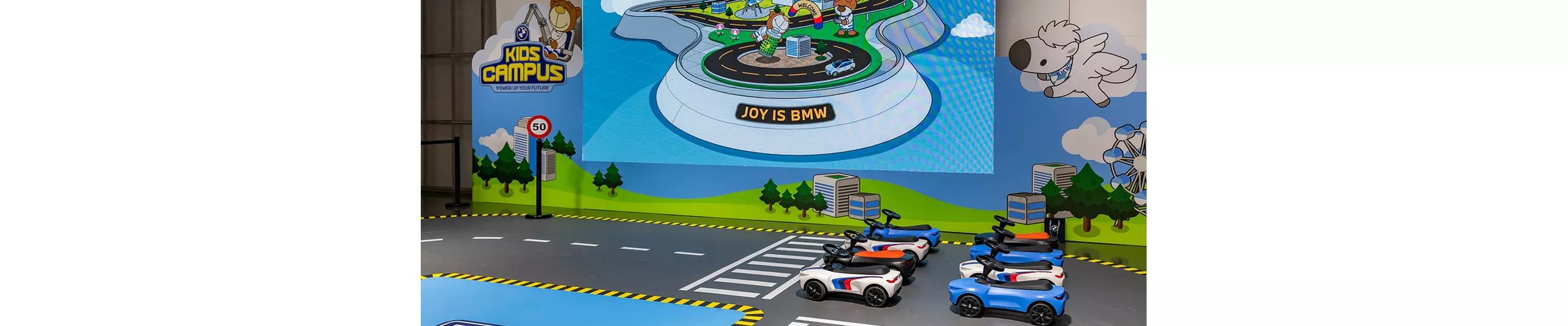 BMW Kids Campus始終秉持寓教於樂的初衷，期望透過親身體驗與沉浸式互動，帶領小朋友們提前探索未來的移動樣貌
