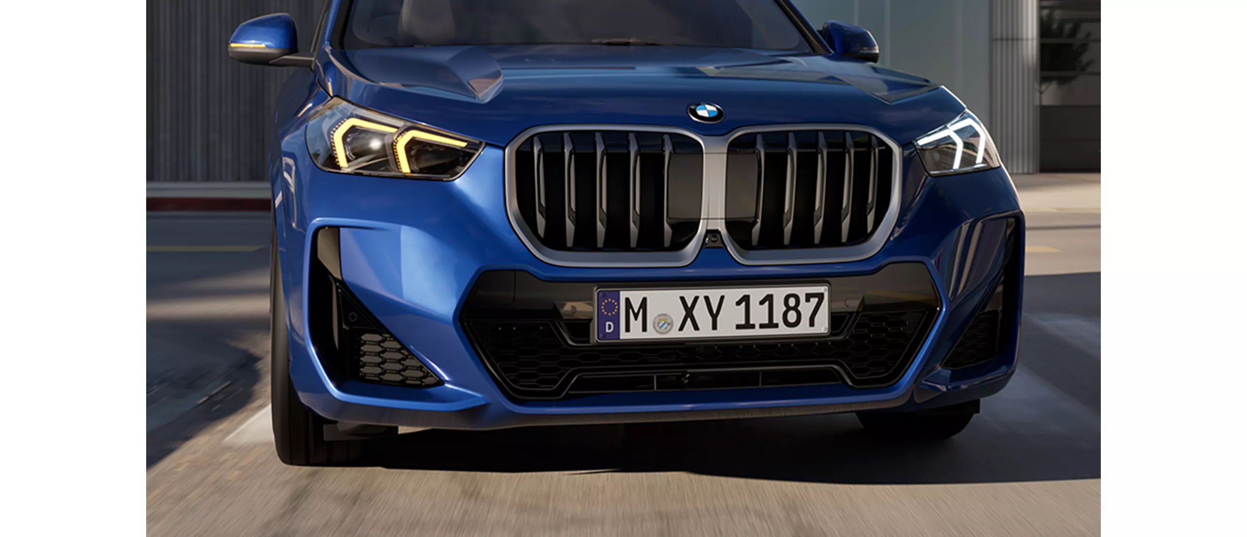 BMW X1，車頭視角 