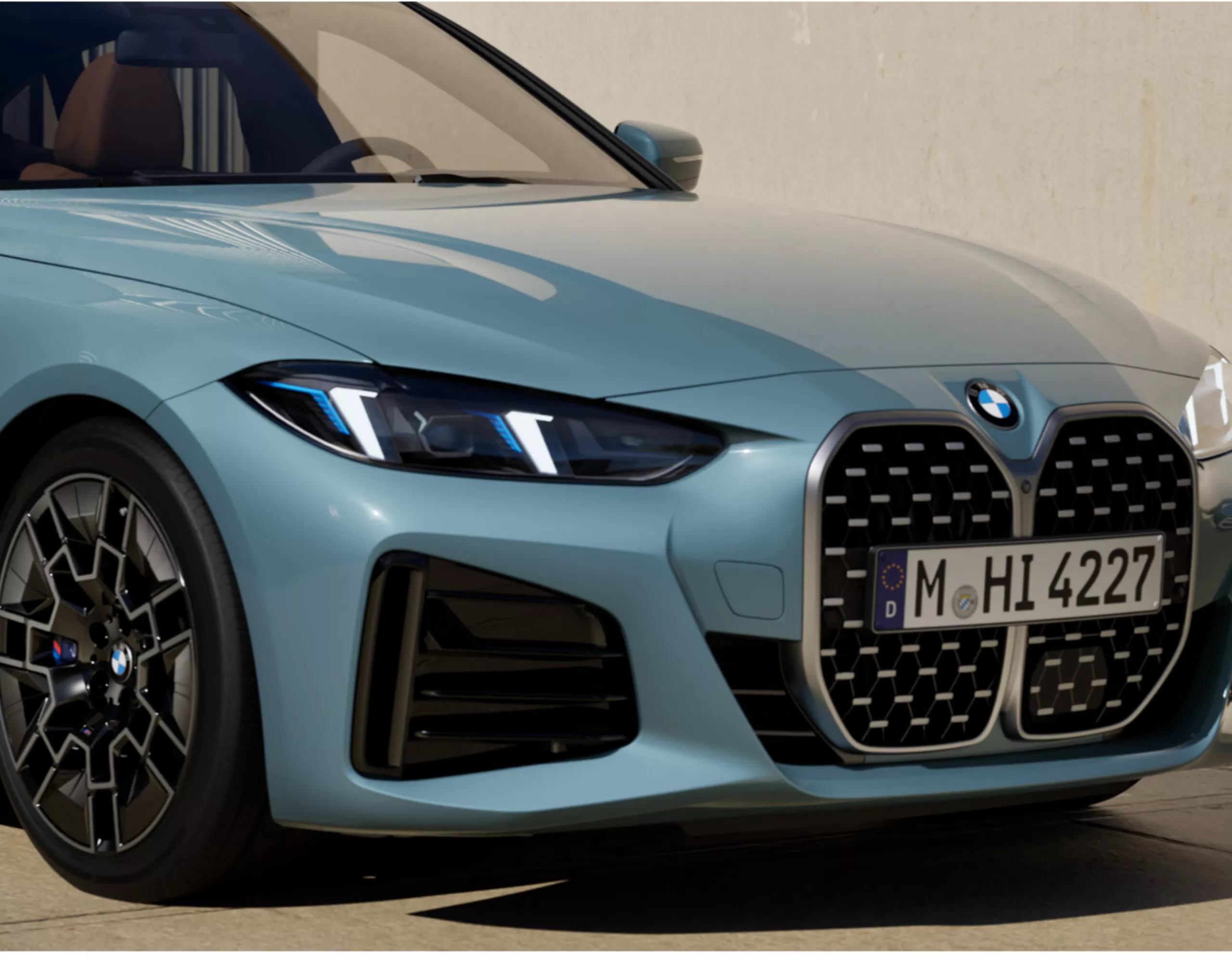 全新BMW 4系列四門跑車（G26），全新雙腎型水箱護罩設計