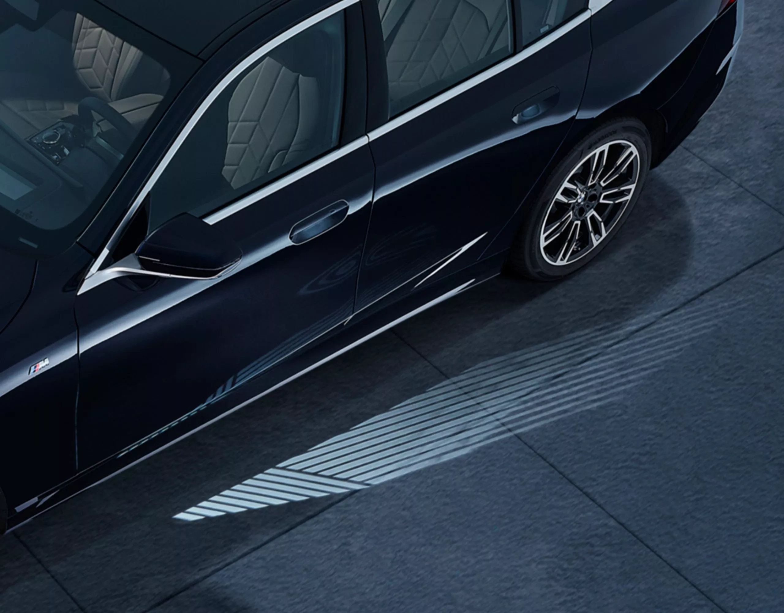 BMW 5系列，豪華房車，動態迎賓光毯
