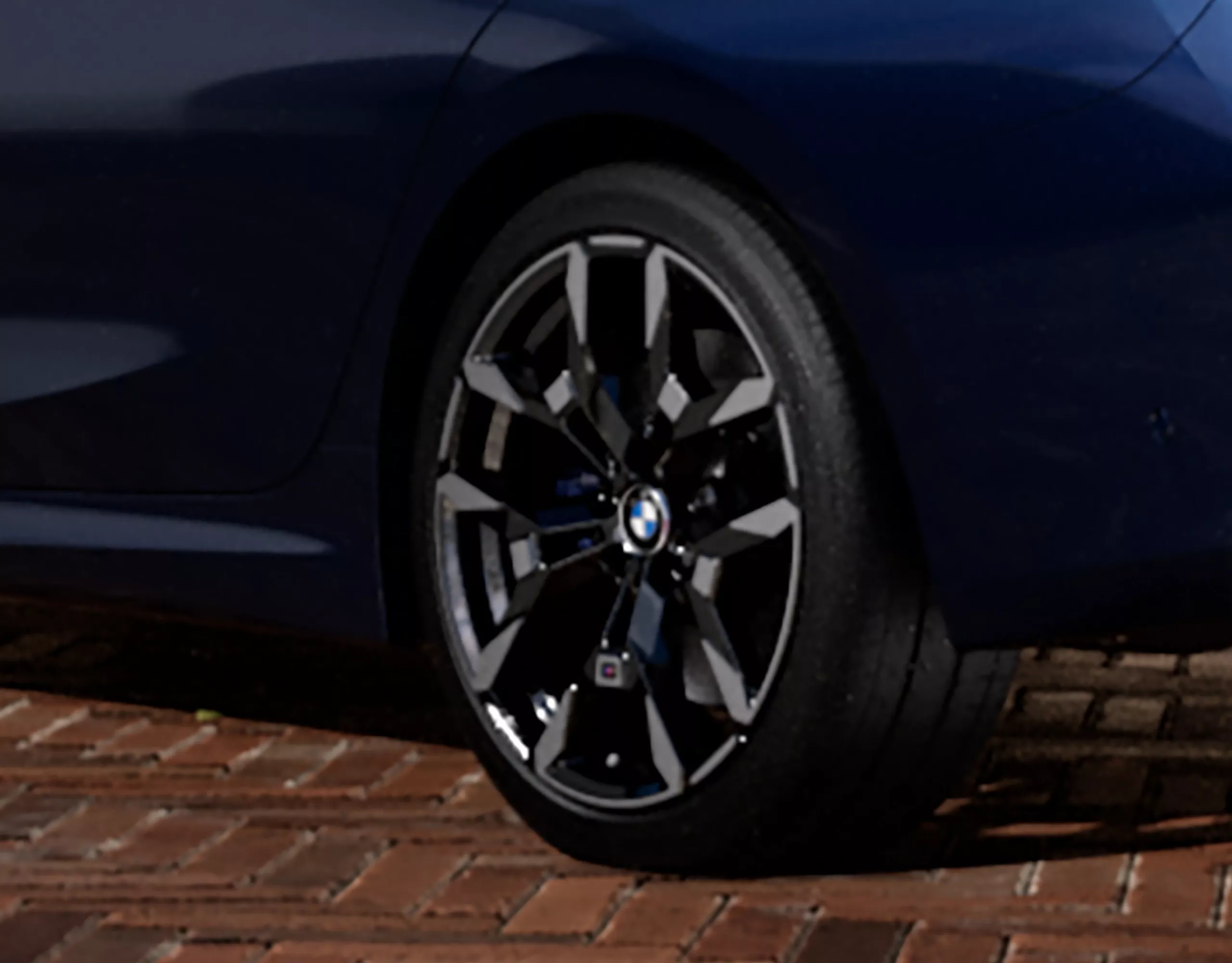 全新BMW 3系列Touring，19吋M雙輻式995 M輕合金鋁圈