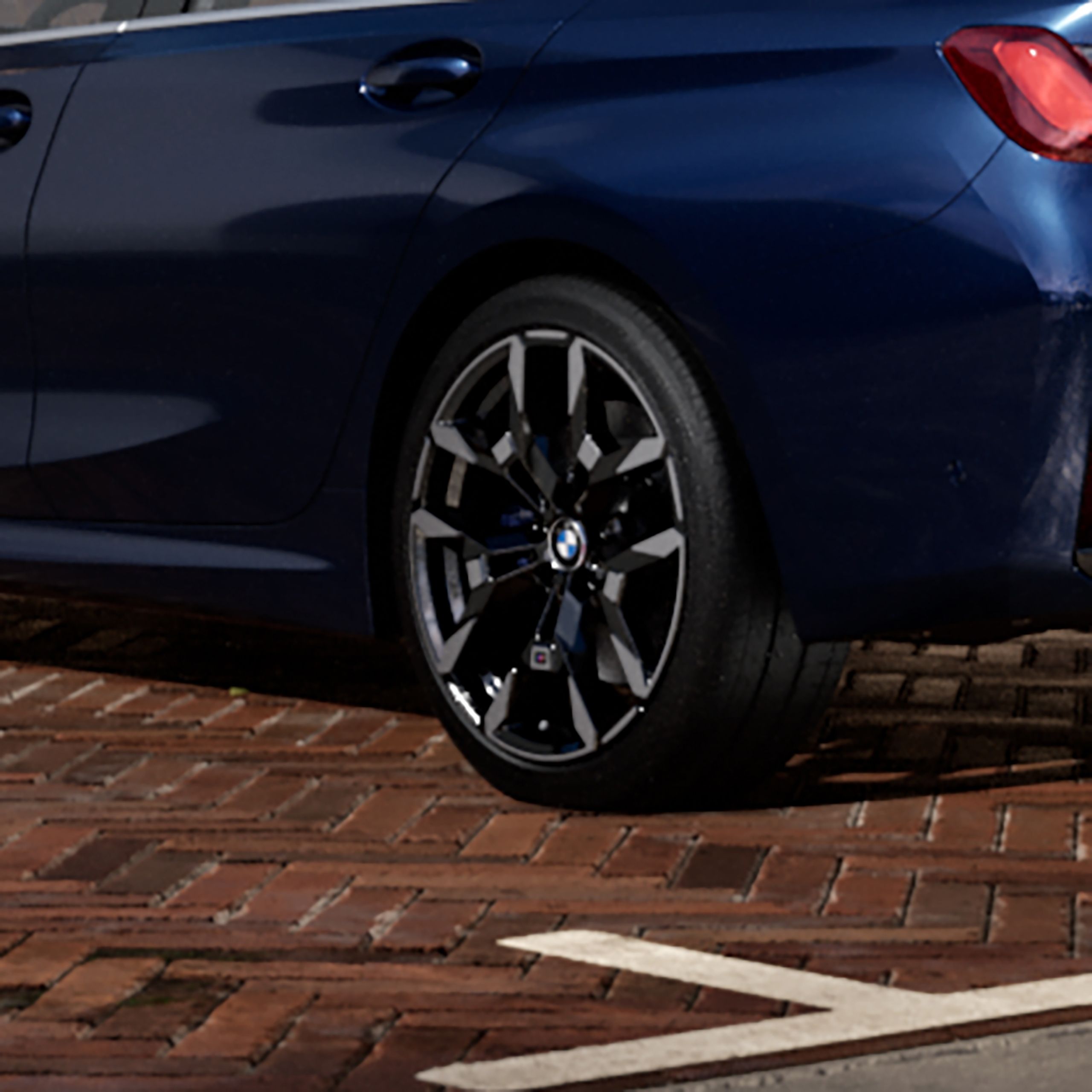 全新BMW 3系列Touring，19吋M雙輻式995 M輕合金鋁圈