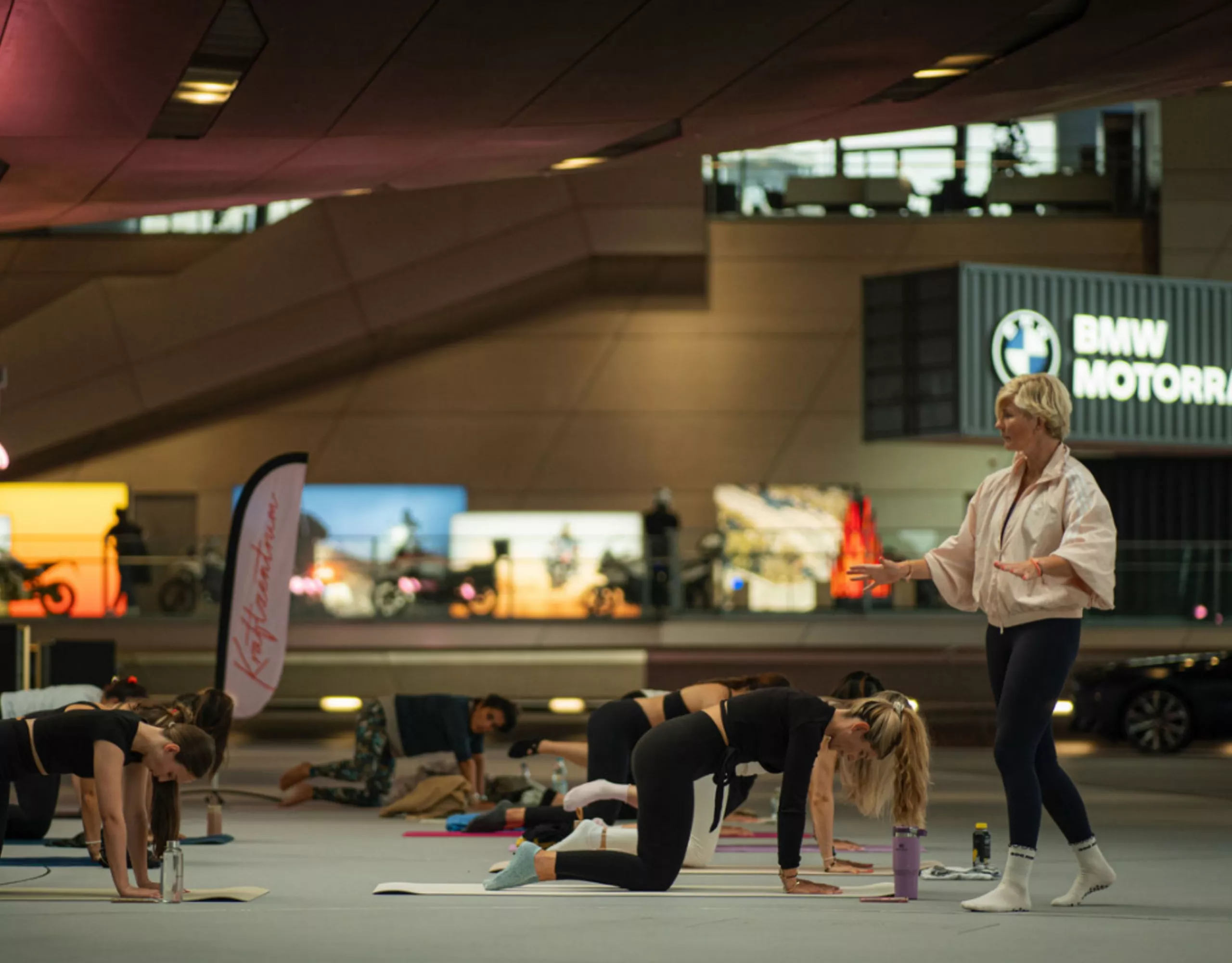 Pilates course on the premiere at BMW Welt in cooperation with Kraftzentrum.