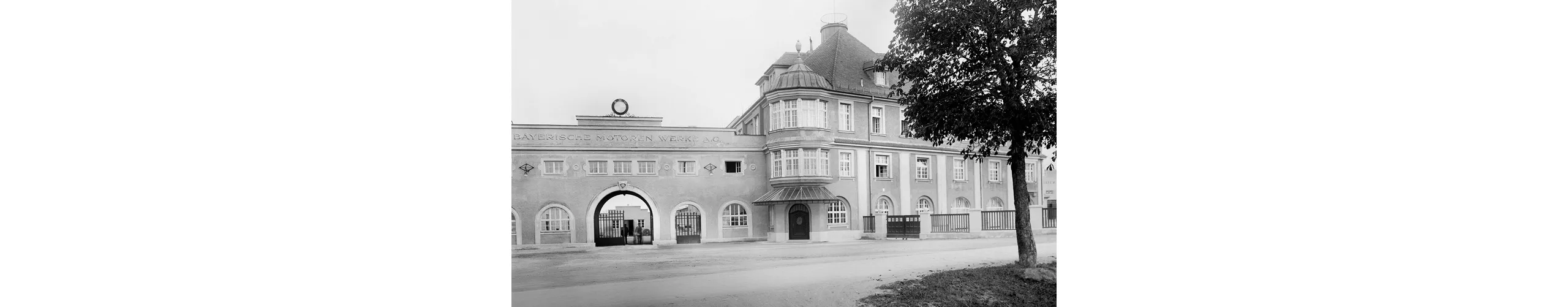 1922