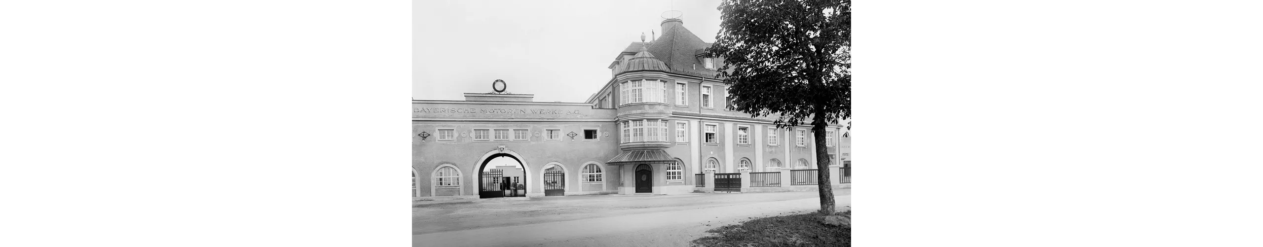1922