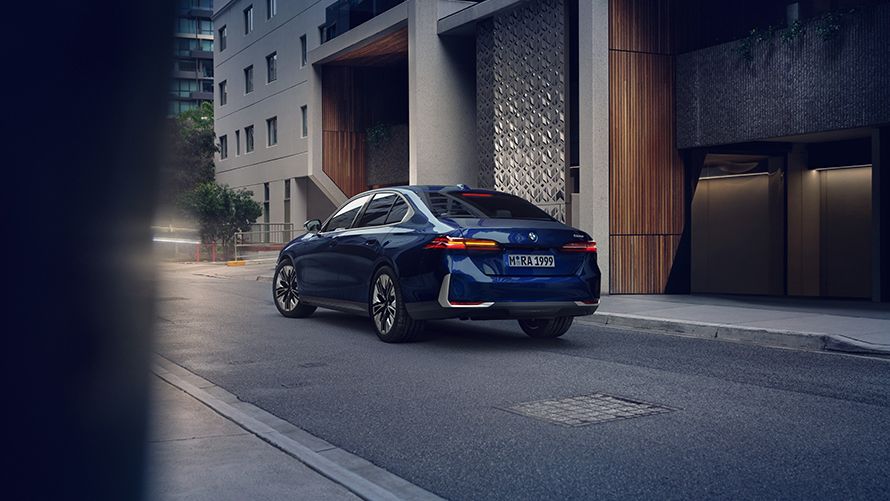 BMW 5シリーズの安全サポート技術