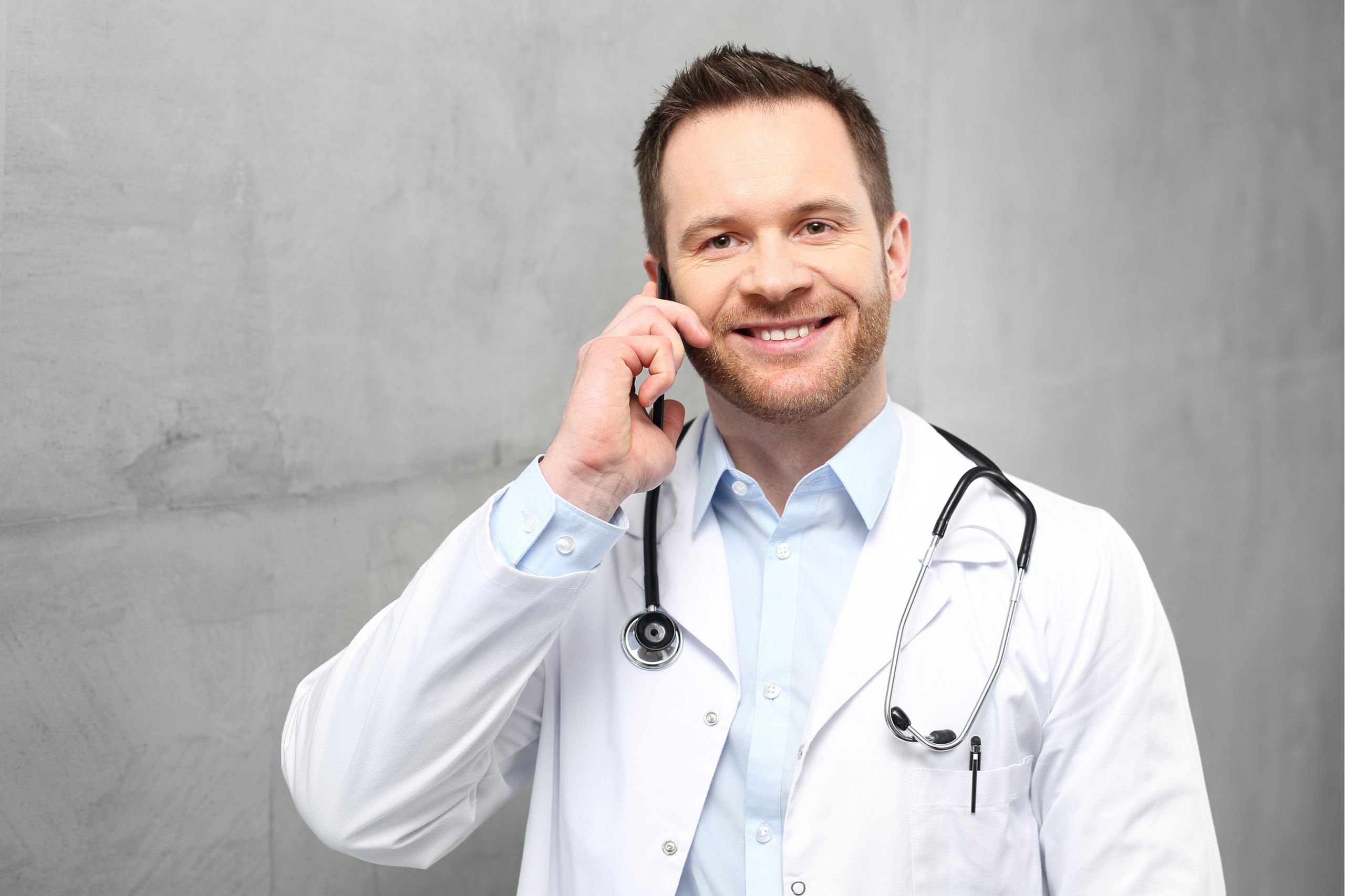 Arzt am Telefon