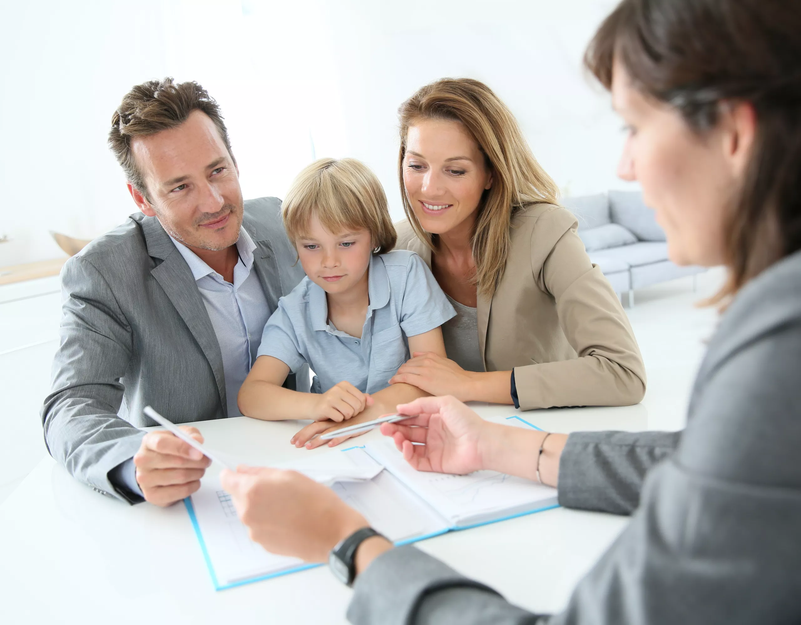 Familie bei der Beratung