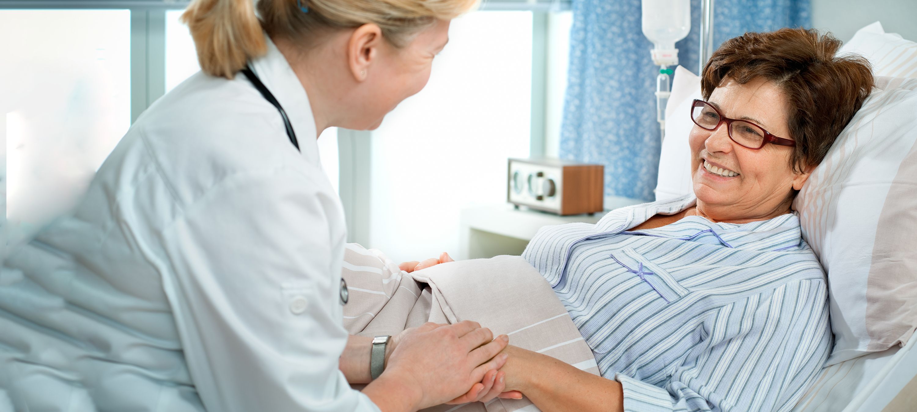 Ärztin berät Patientin