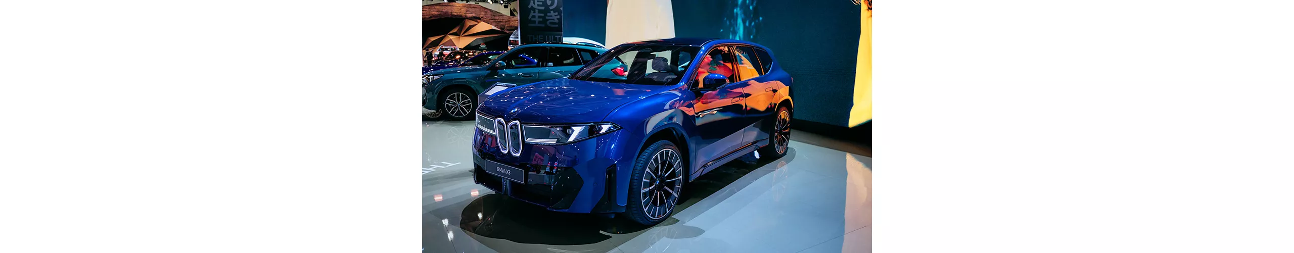 「ジャパンモビリティショー 2025」の会場で披露された新型「iX3」。次なる新しいBMWファミリーの代表となるモデルだ。