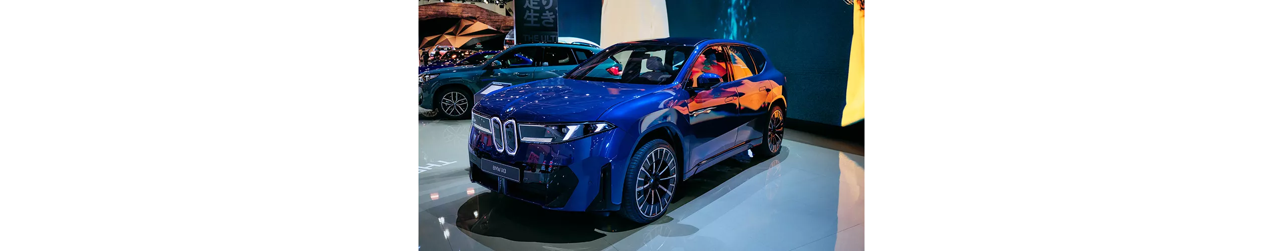 「ジャパンモビリティショー 2025」の会場で披露された新型「iX3」。次なる新しいBMWファミリーの代表となるモデルだ。