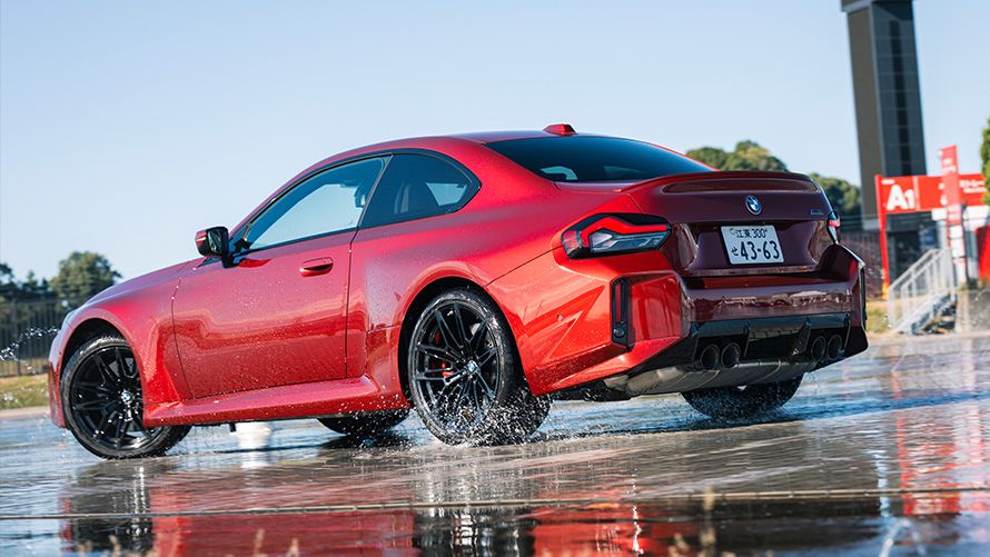 敢えてスピンさせることで、コーナリングの限界を知る。