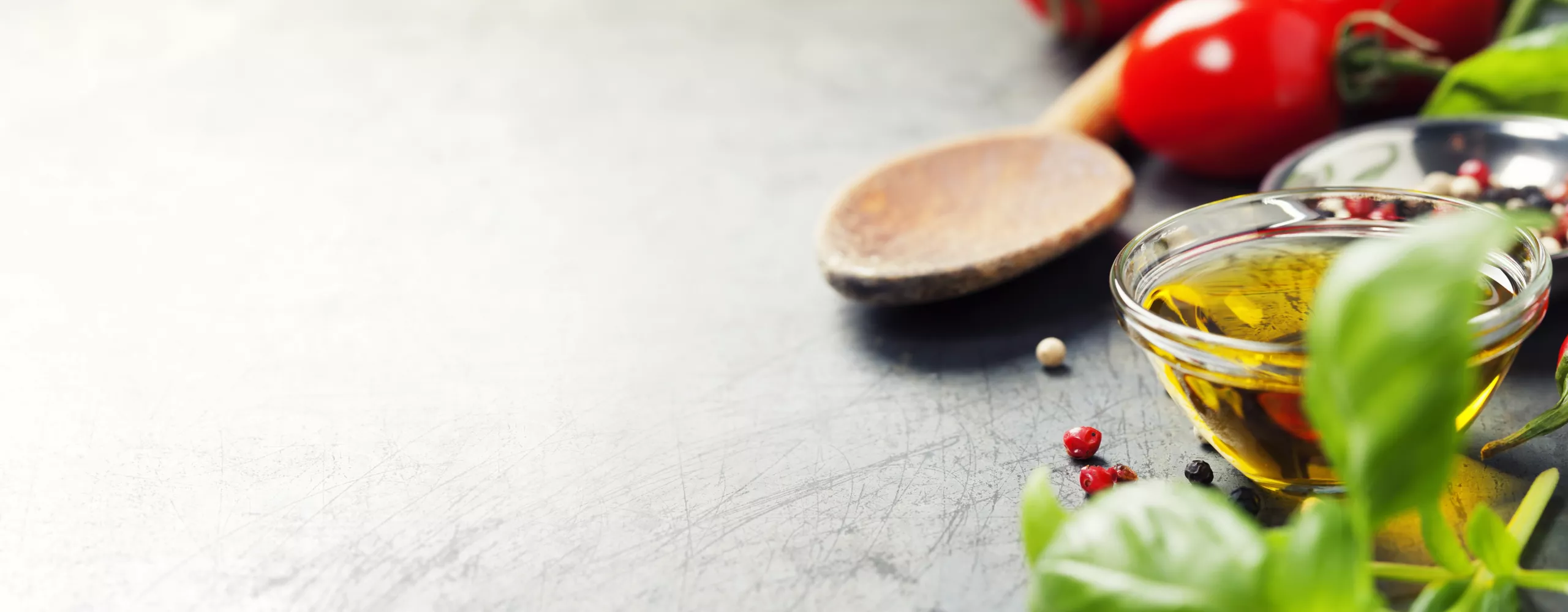 Salat in Holzschüssel