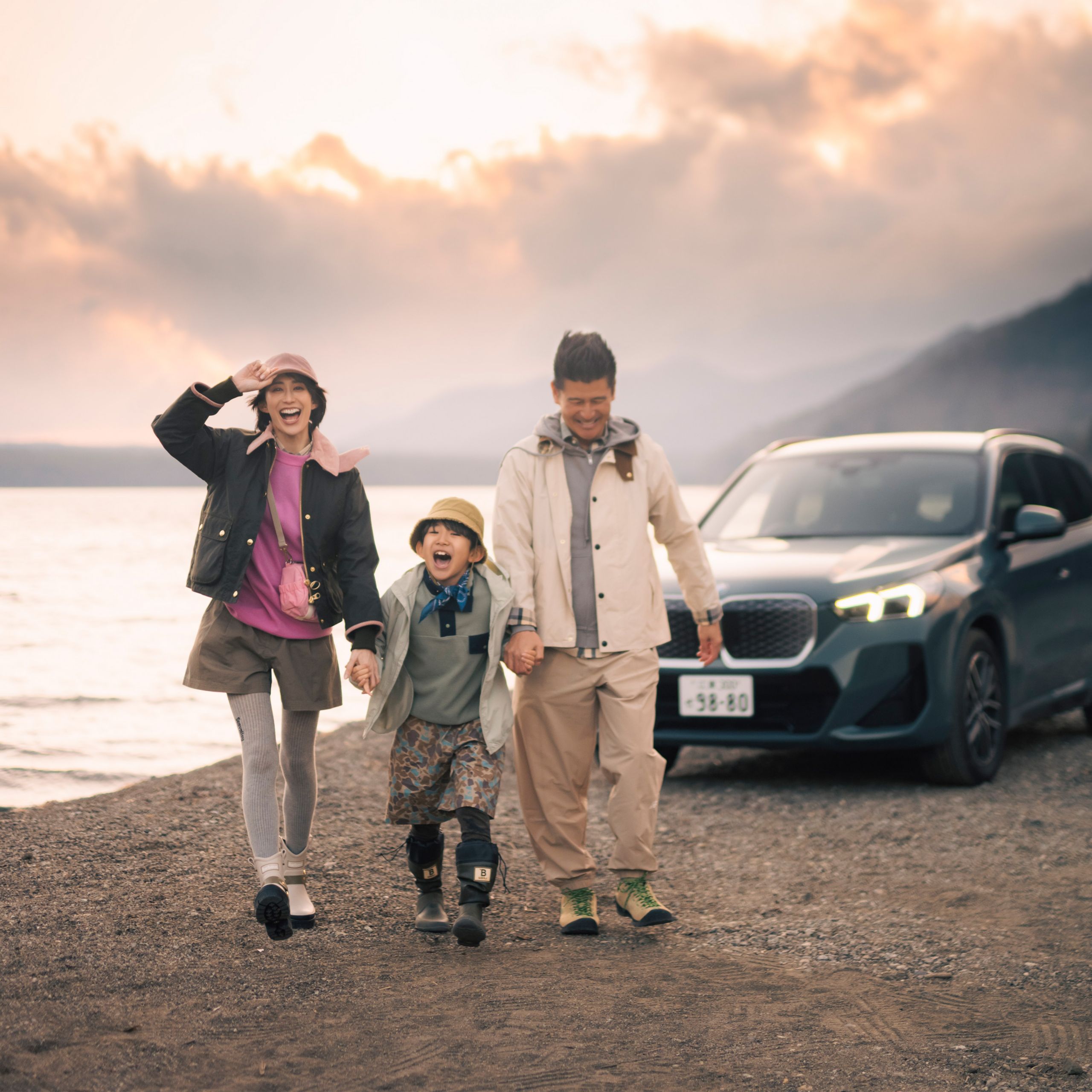 BMW iX1 × 神山まりあ