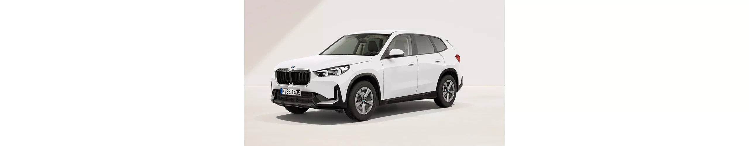 BMW X1 sDrive20i original アルピン・ホワイト