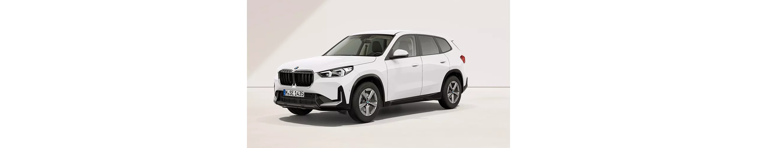 BMW X1 sDrive20i original アルピン・ホワイト
