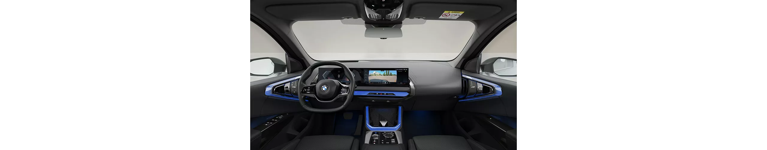 ダーク・グラファイト・トリム、BMWカーブド・ディスプレイ、BMWヘッドアップ・ディスプレイ & BMWインタラクション・バー（アンビエント・ライト）