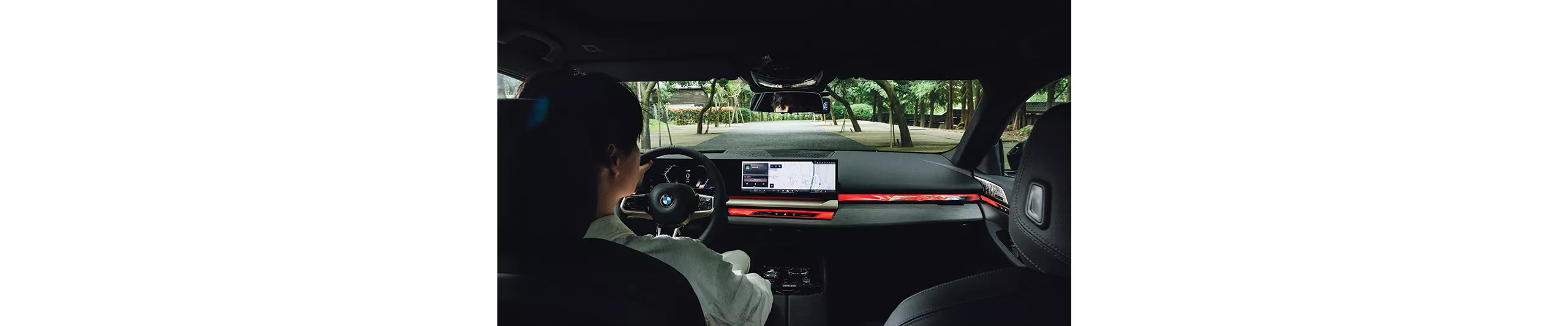 BMW 5系列 x 書法藝術家簡伯諭