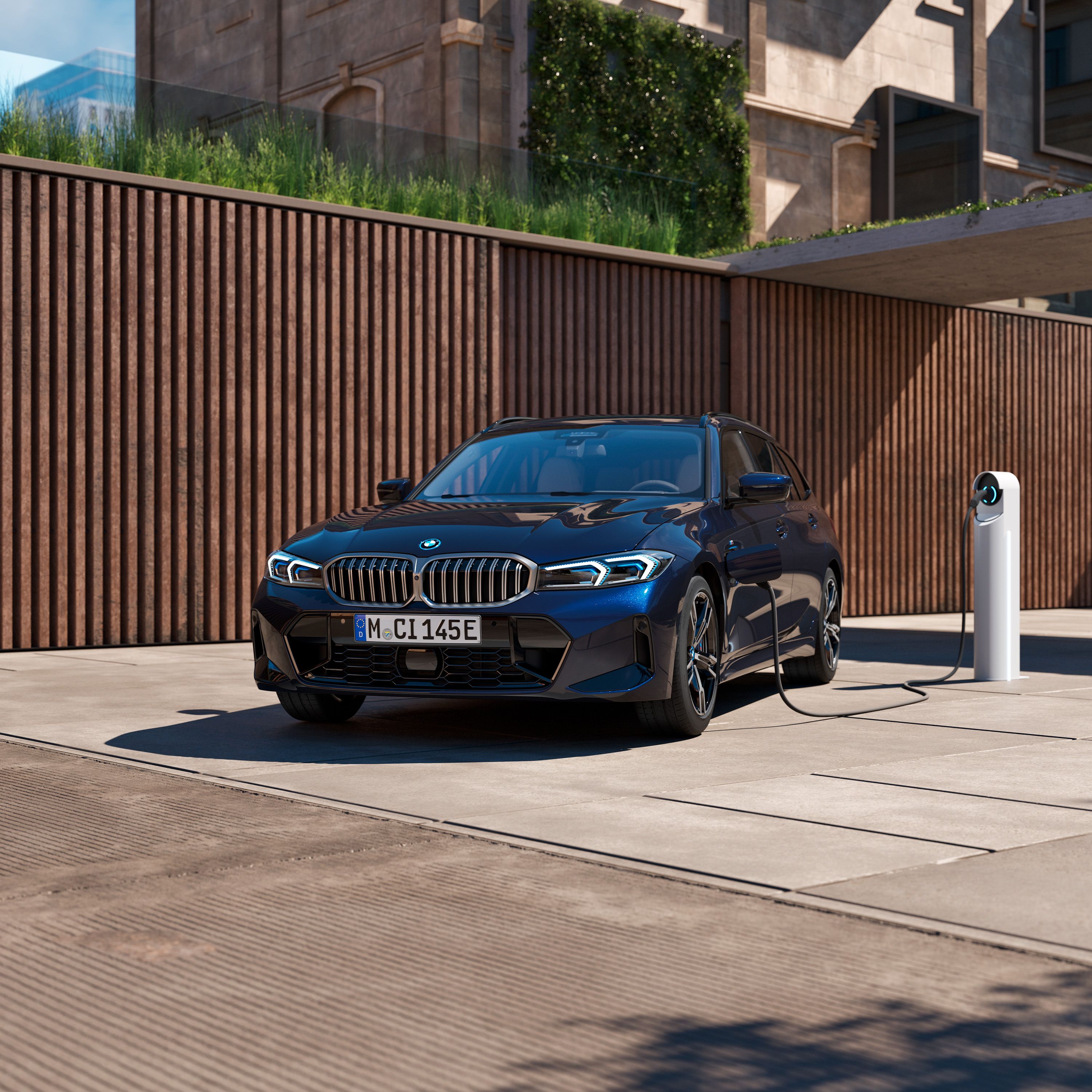 Marcia elettrica BMW Serie 3 Touring ibrida Plug-in