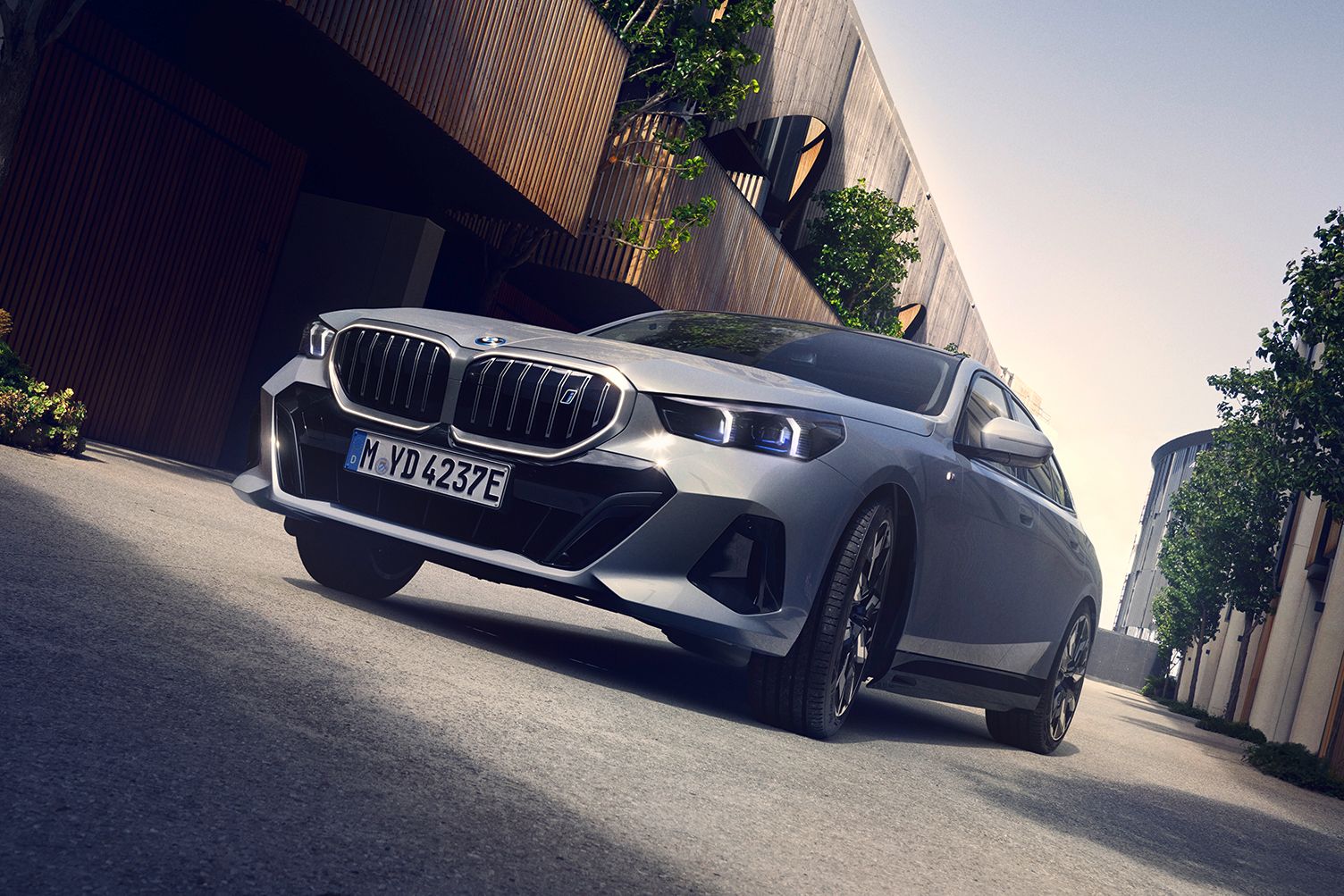 購車禮遇，BMW i5純電豪華房車