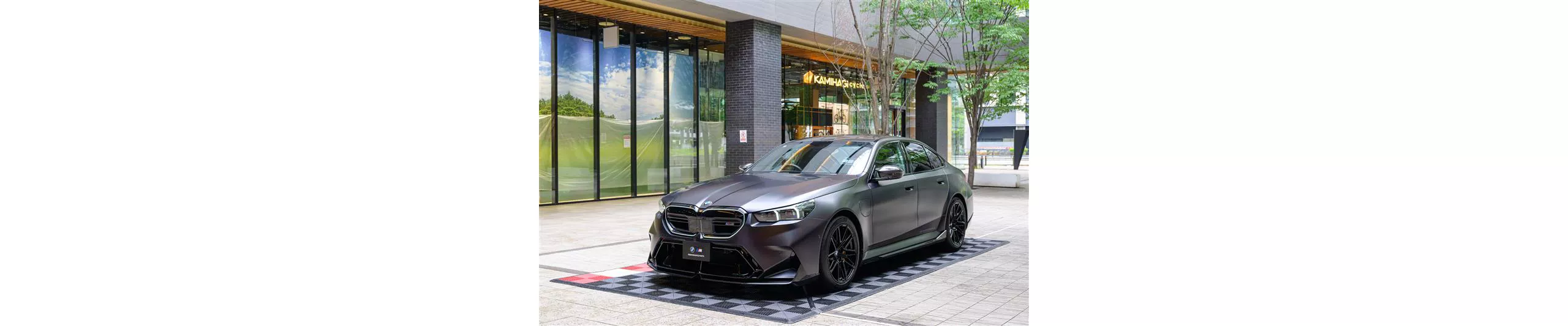 BMW Mパフォーマンス・パーツを纏った特別モデルを展示