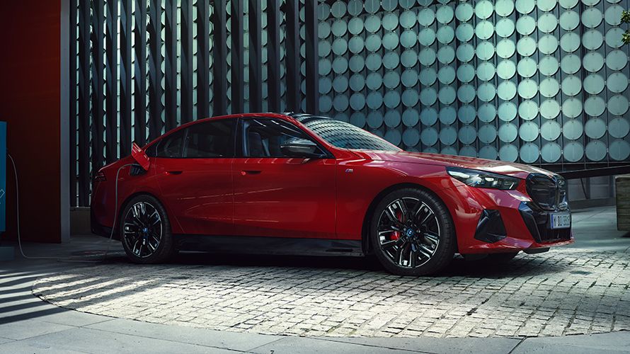BMW i5 M60 xDrive純電性能房車