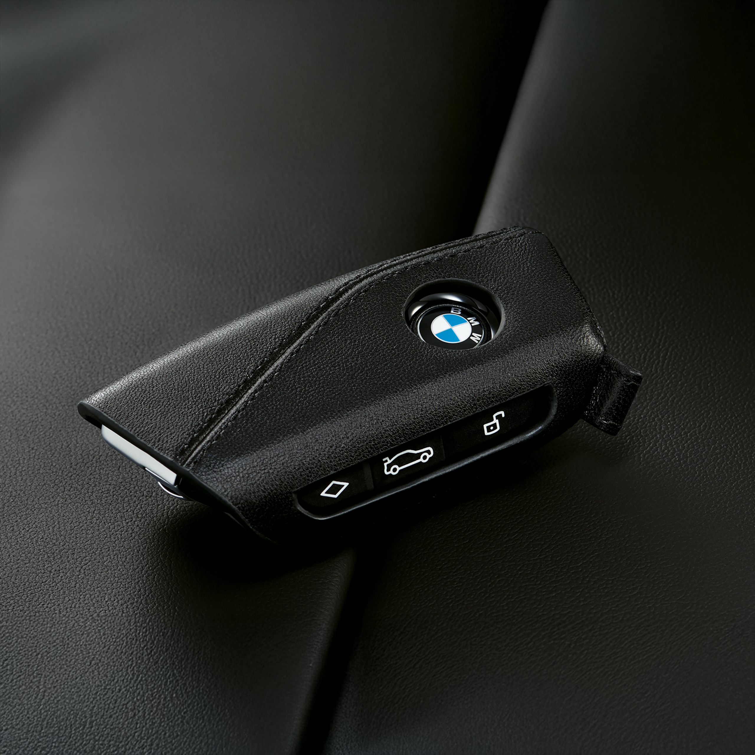 BMW i7純電豪華旗艦，後車廂防水置物墊