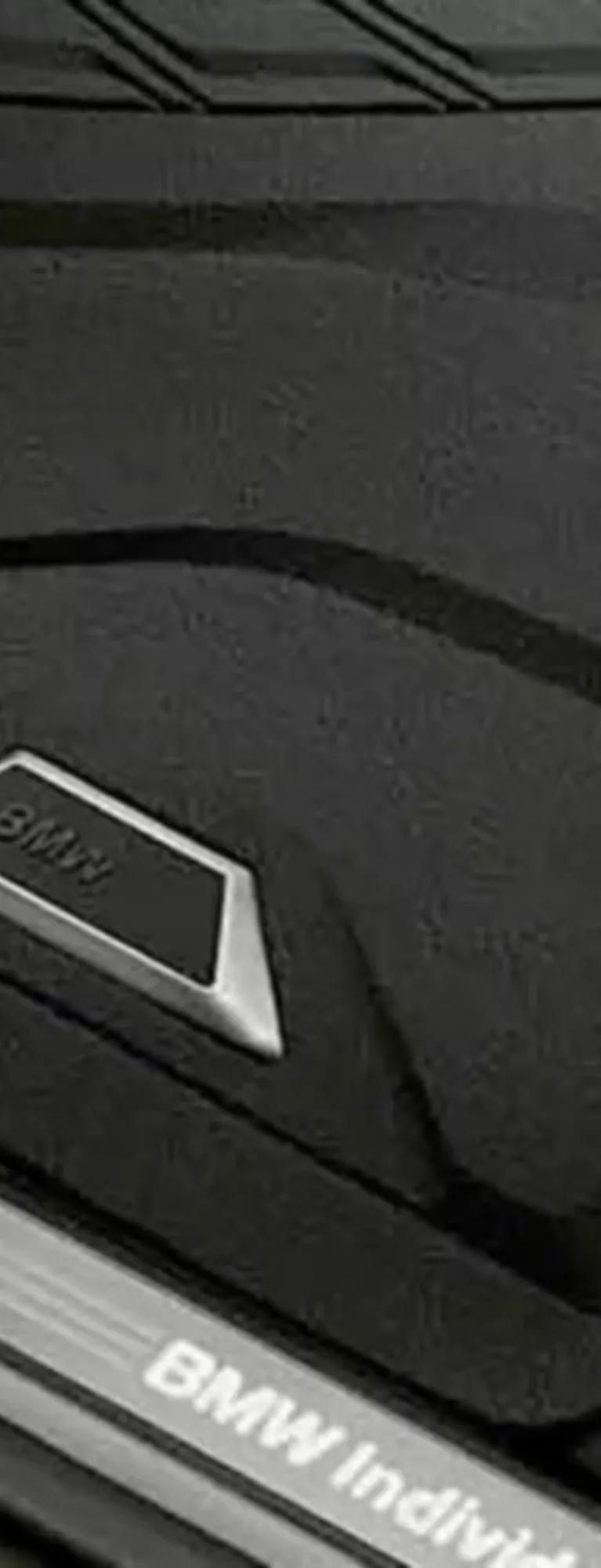BMW X7，橡膠腳踏墊
