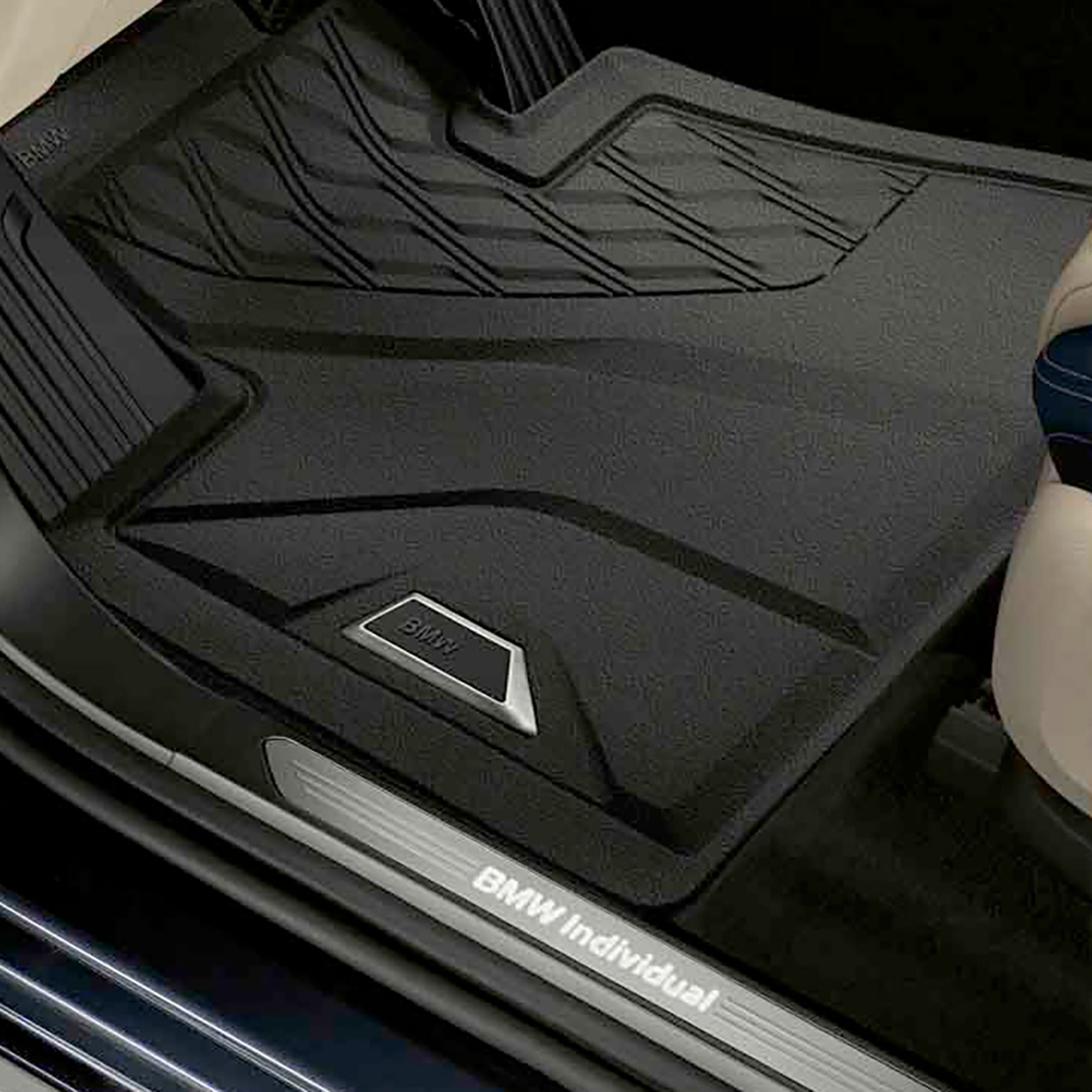 BMW X7，橡膠腳踏墊