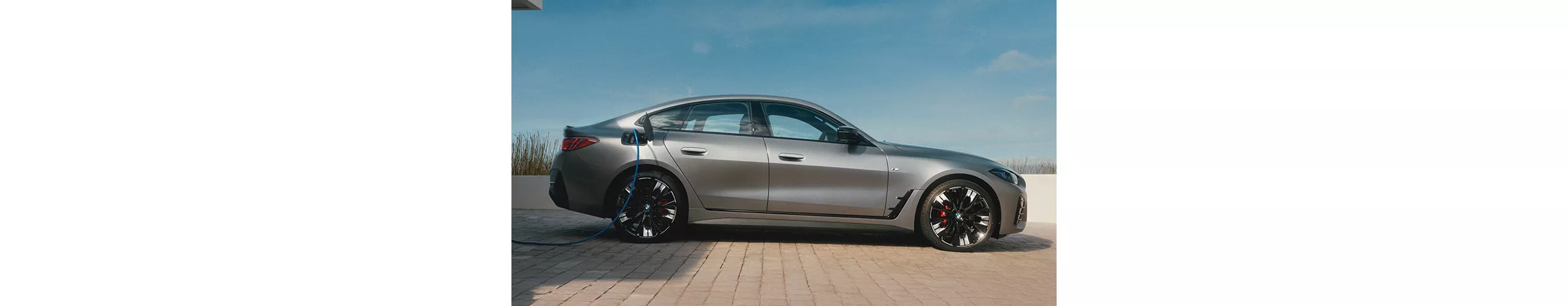 全新年式BMW i4 M60 xDrive純電轎跑