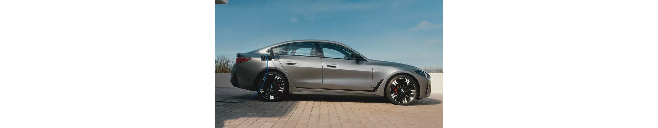 全新年式BMW i4 M60 xDrive純電轎跑