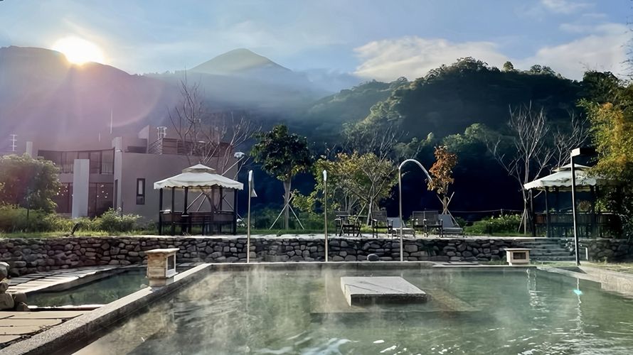 湯溫泉湯池