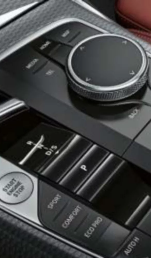 Centre console with new selector lever.