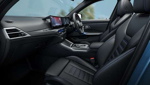 Seats in Leather Vernasca Upholstery.