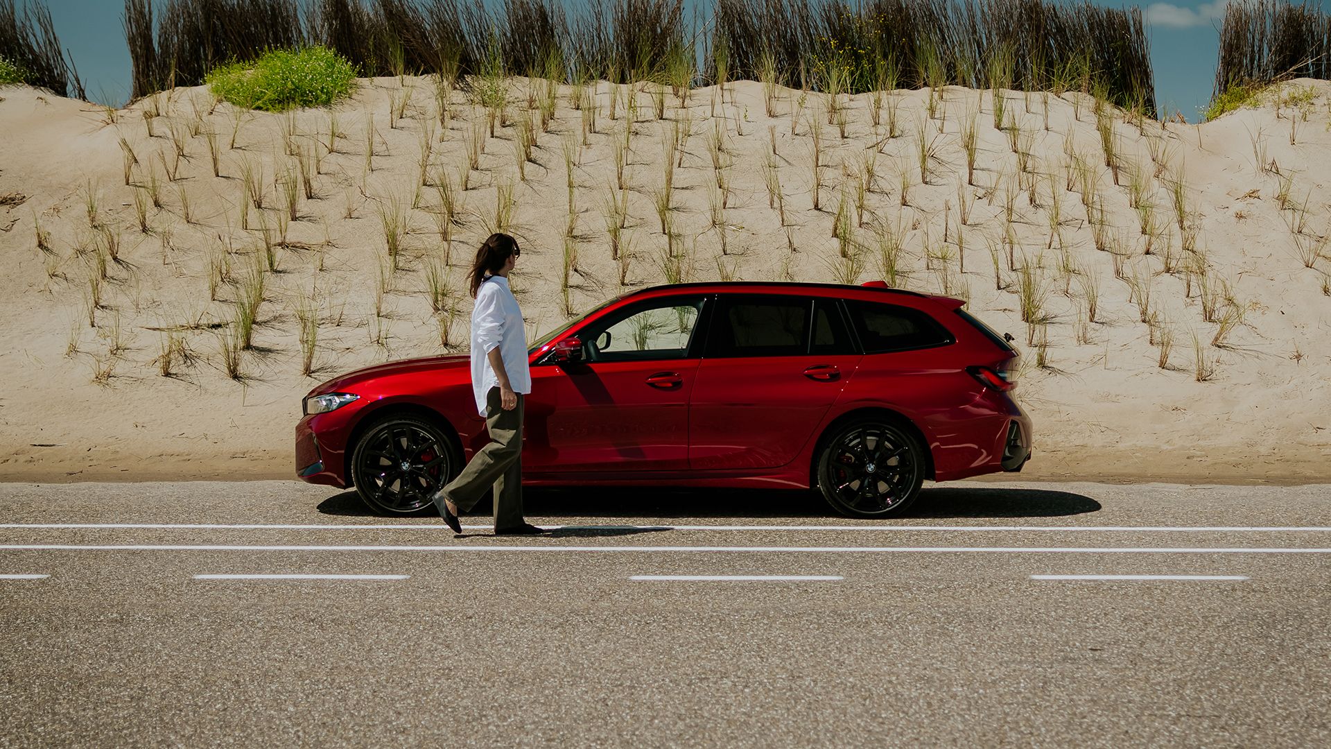 Ein roter BMW 3er Touring