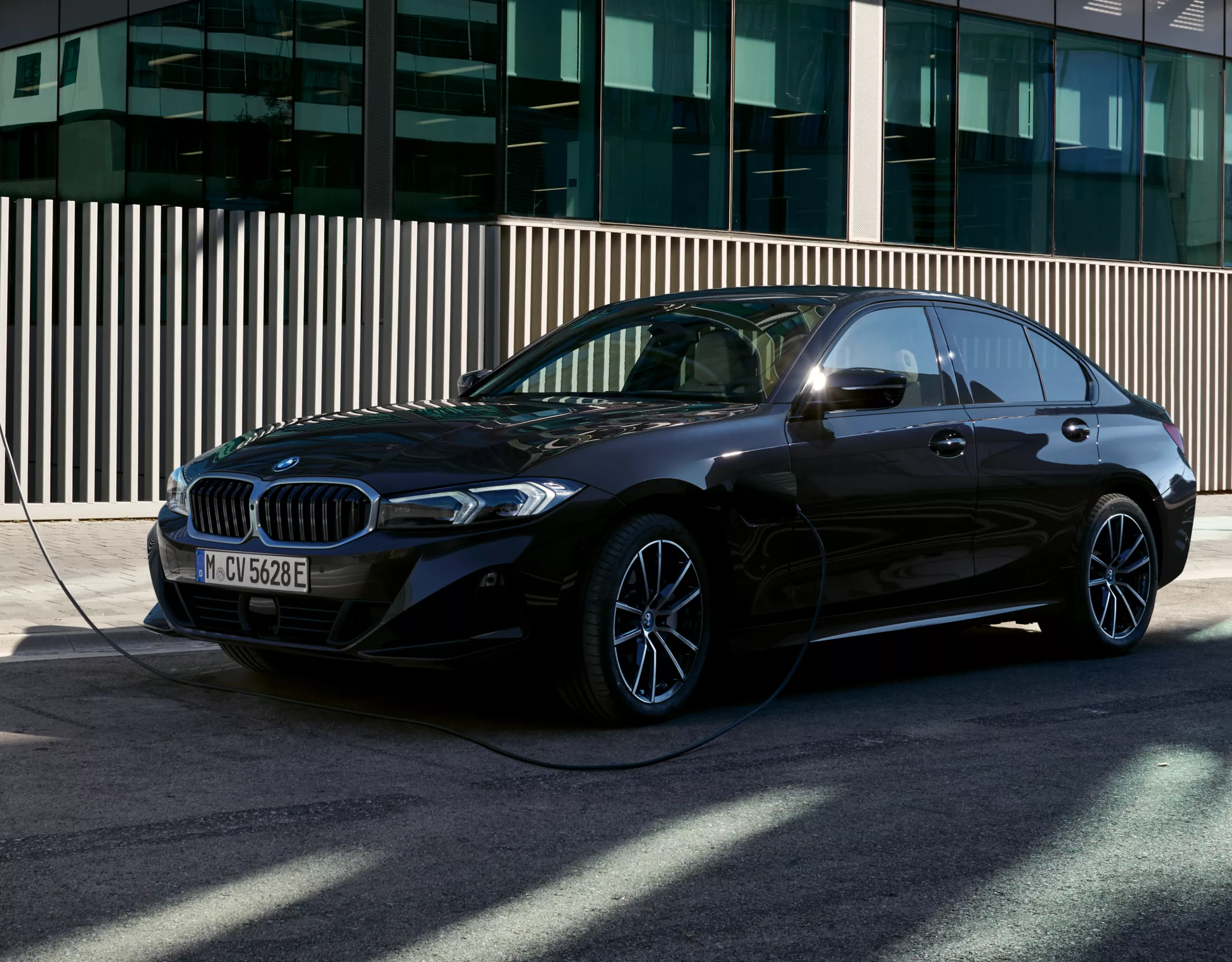 BMW 3 Series Sedan Plug-in Hybrid black front view