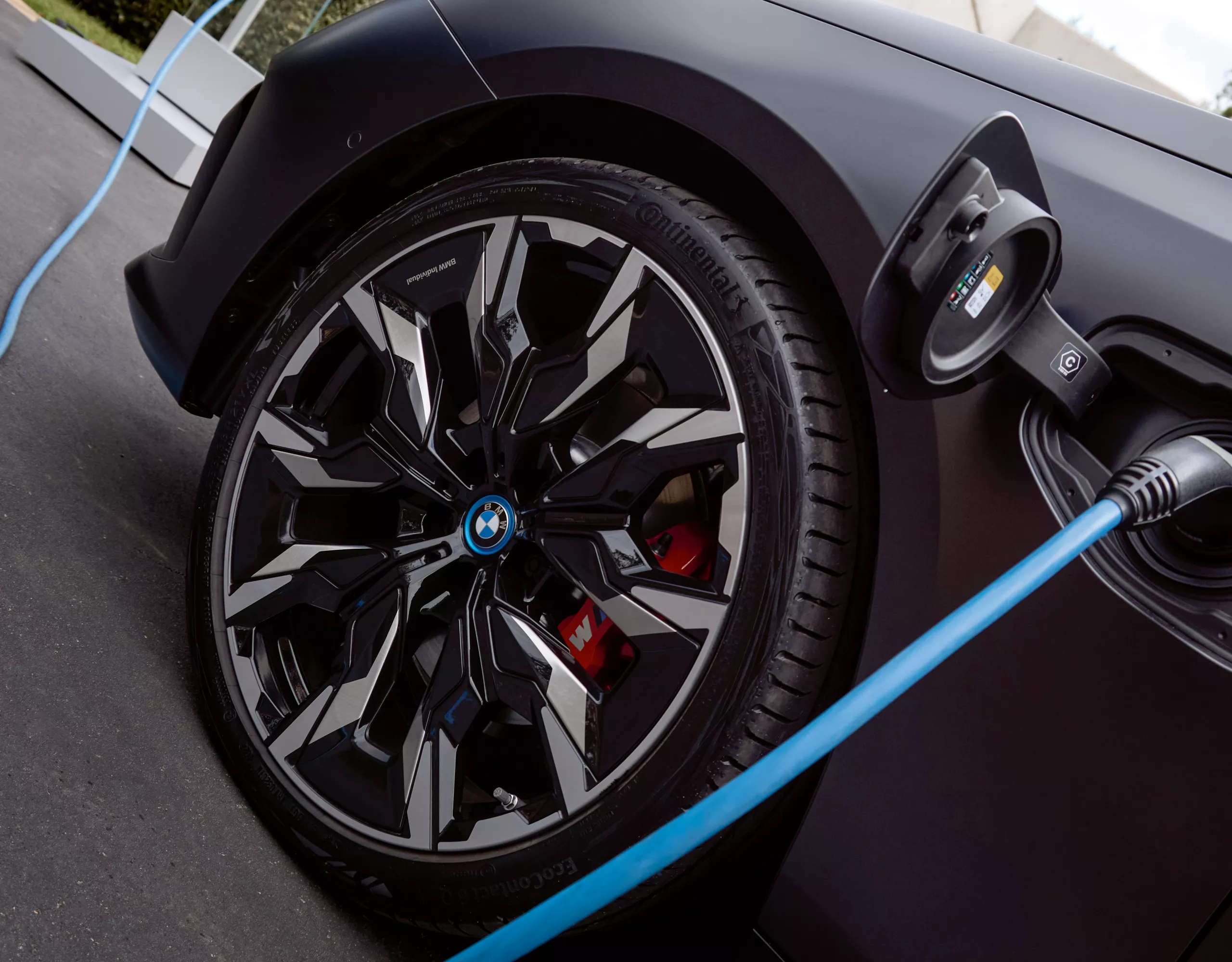 BMW 5 Series Plug-in Hybrid black charger view 